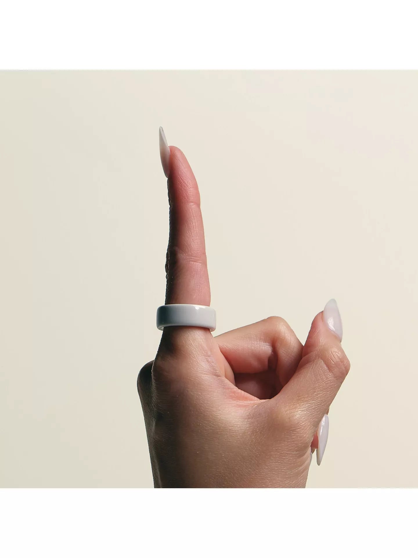 Oura Ring 4 Ceramic